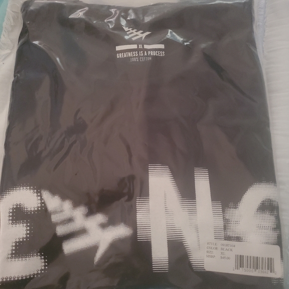 NWT Paper Planes Tshirt XL